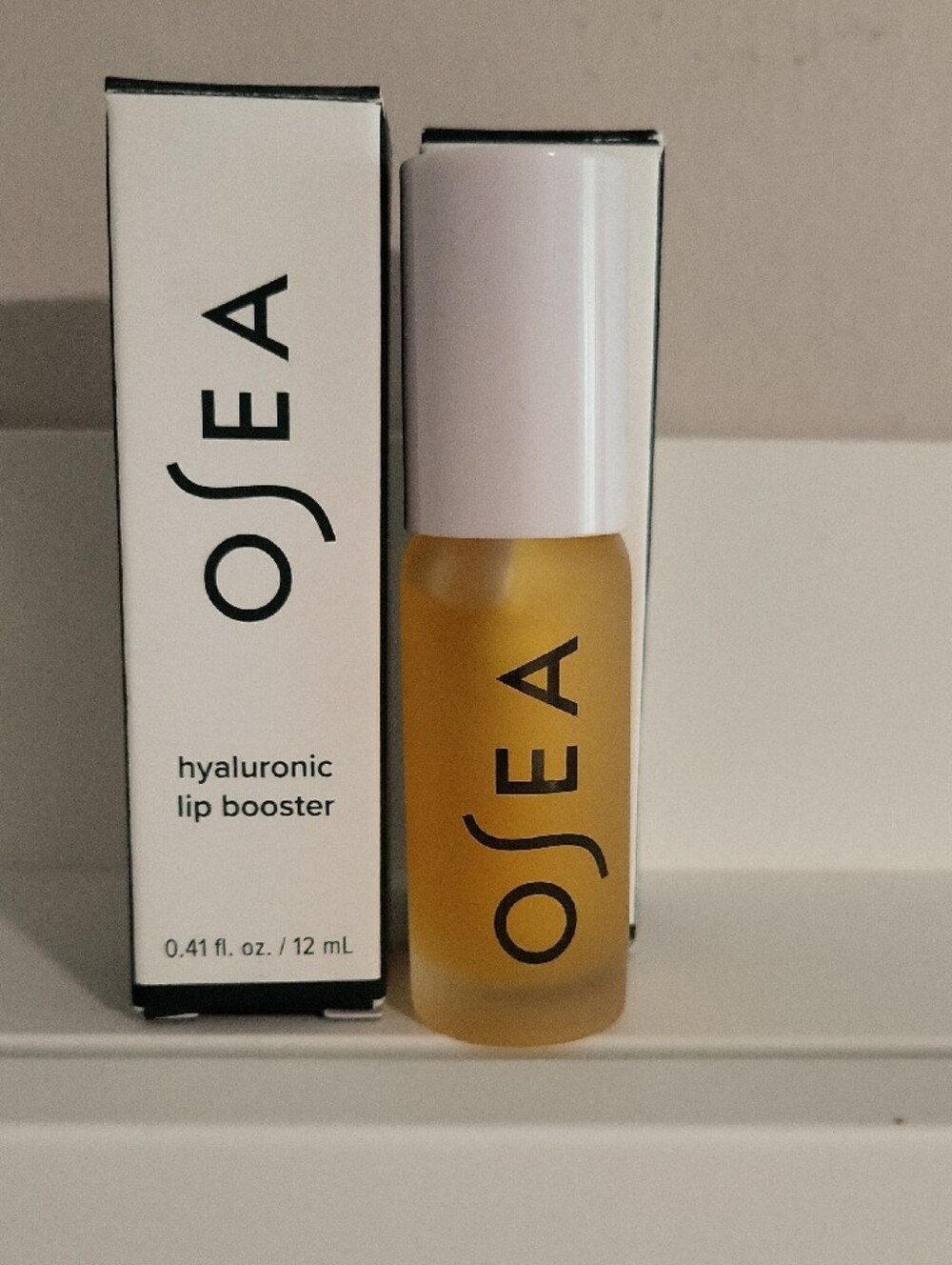 OSEA Hyaluronic Lip Booster Serum – Yellow and White
